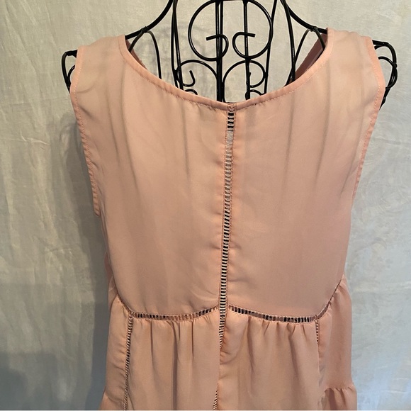 Jessica Simpson sleeveless pink swing tank top, tiered , V neck, size small. - Picture 2 of 6